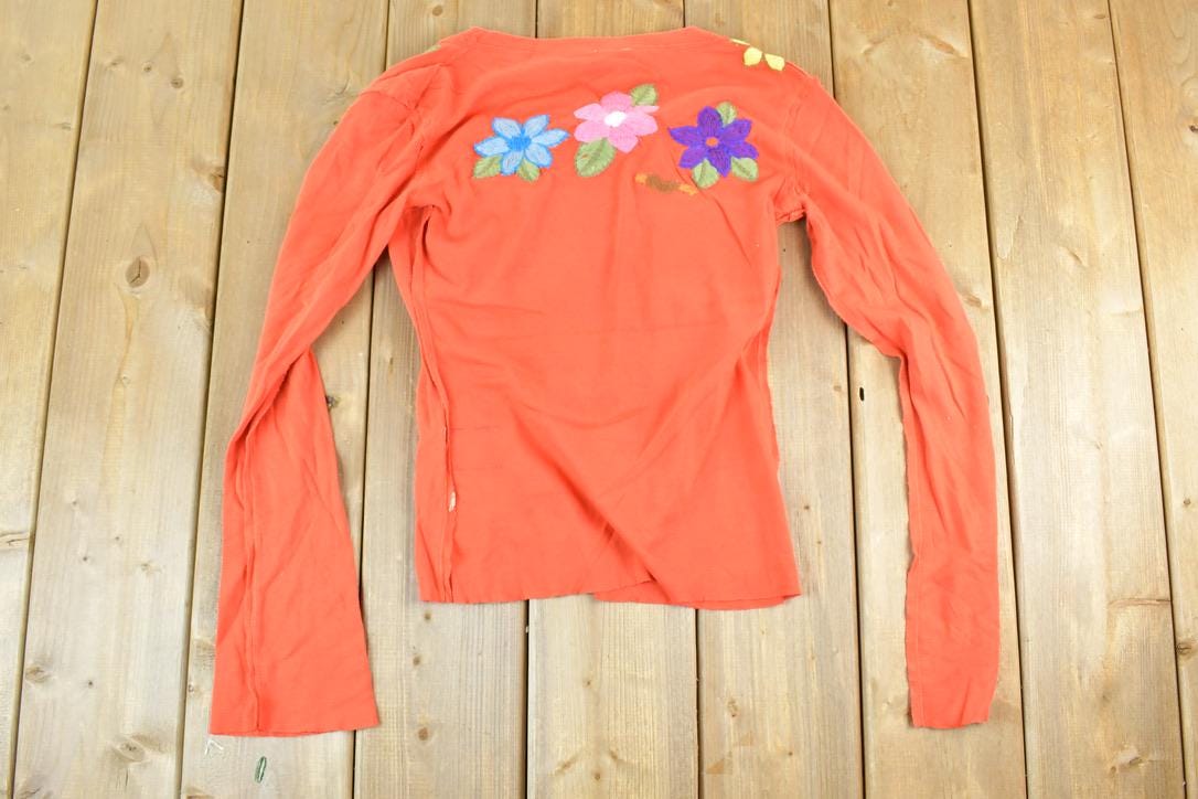 Women Vintage Vigoss Y2K Embroidered Flower T-Shirt / Vigoss Grunge Skull Print / Contrast Stitch / Internet Famous Clothing / Over Dyed