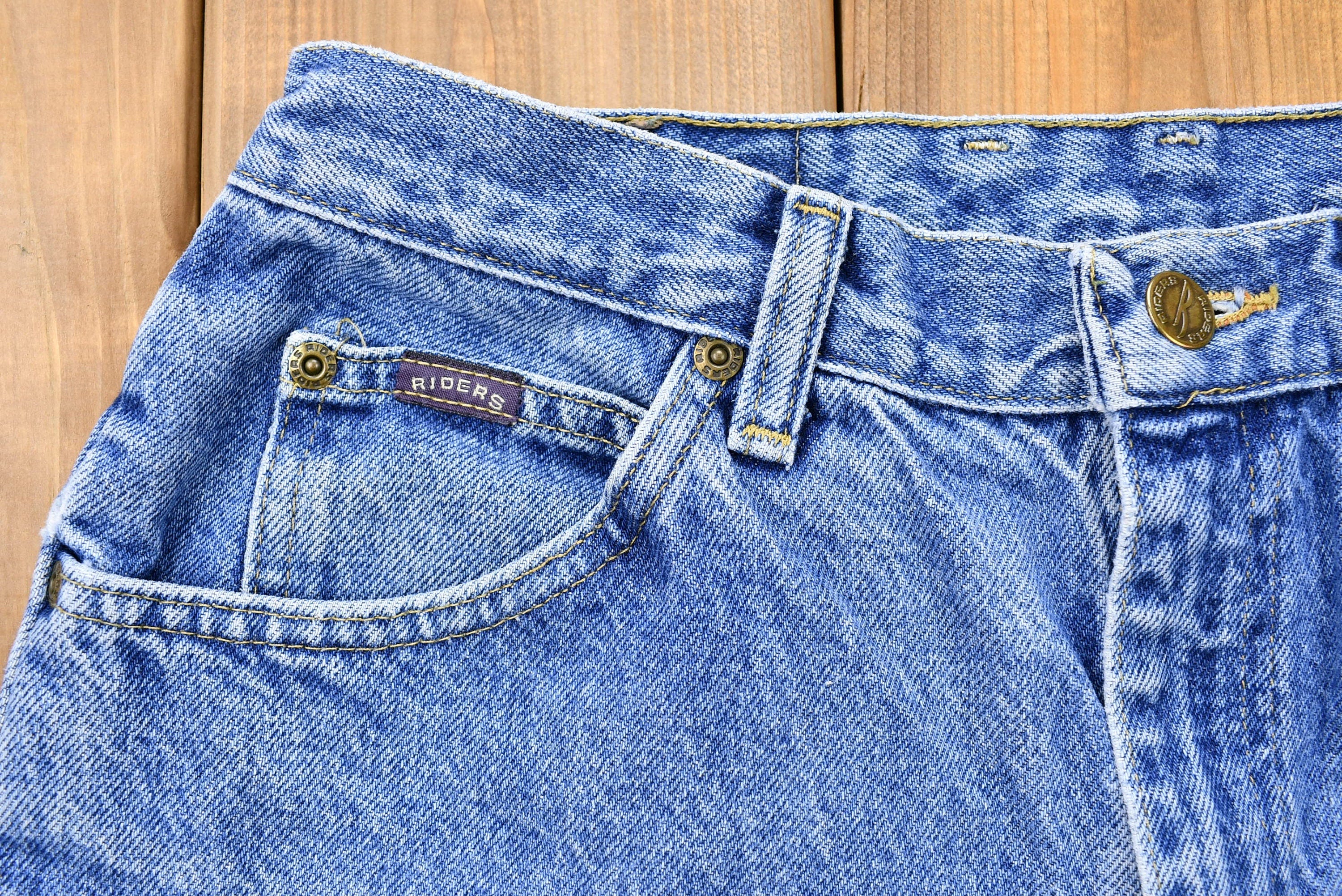 Vintage 1990s Riders Light Wash Relaxed Fit Tapered Mom Jeans