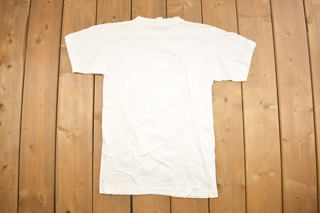 Vintage 1990s Native American Aboriginal Wolf Theme T Shirt