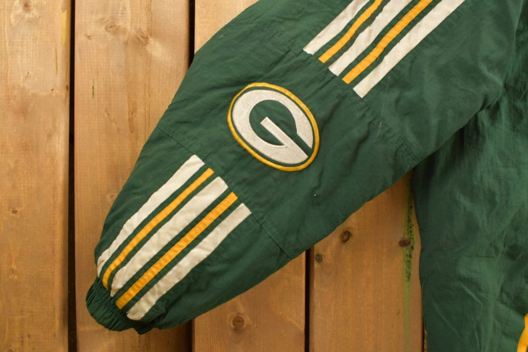 Vintage 1990s Green Bay Packers Pro Line Zip Up Puffer Jacket