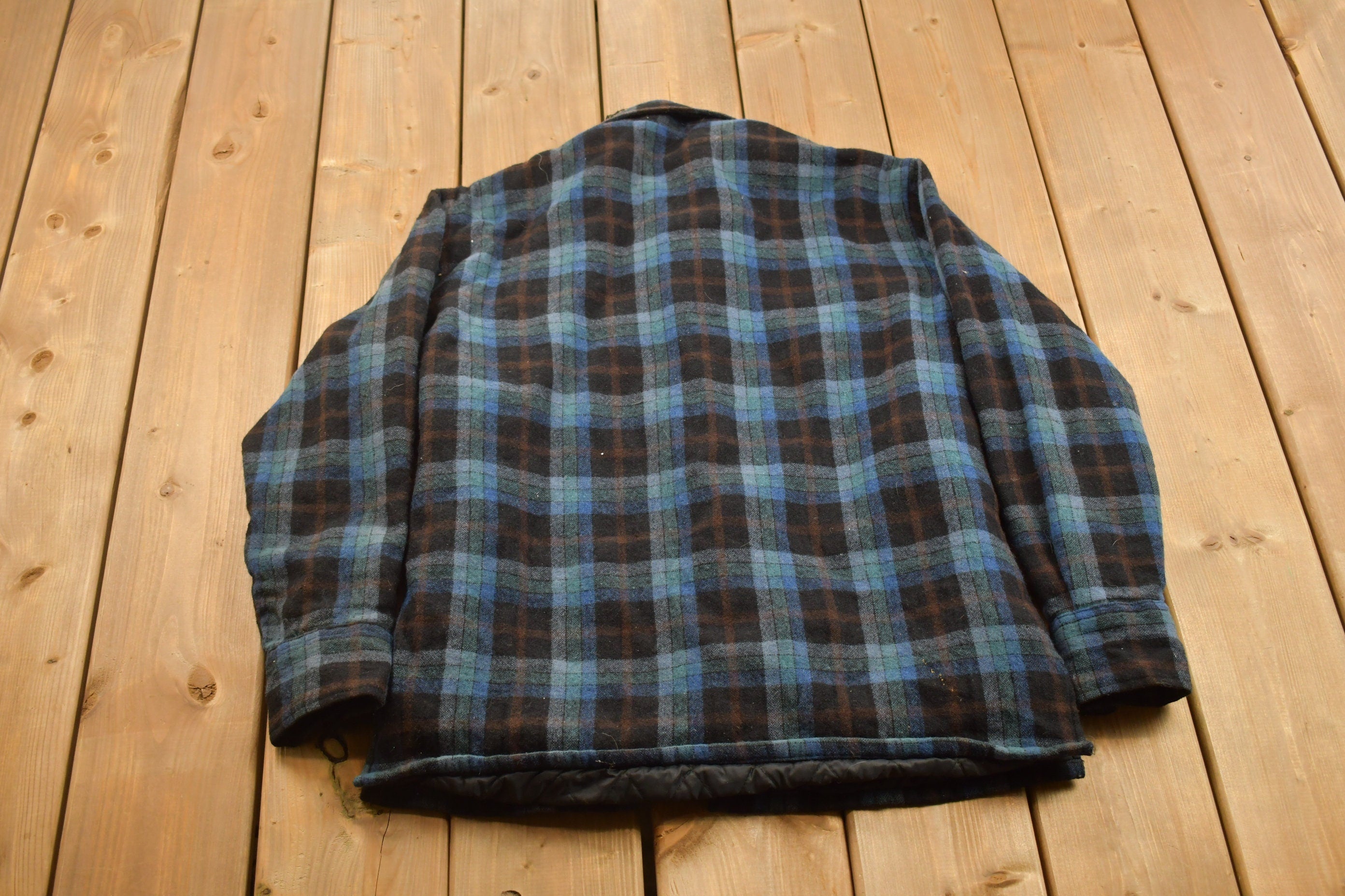 Vintage 1990s Gentlemens Row Plaid Wool Flannel Button Up Shirt