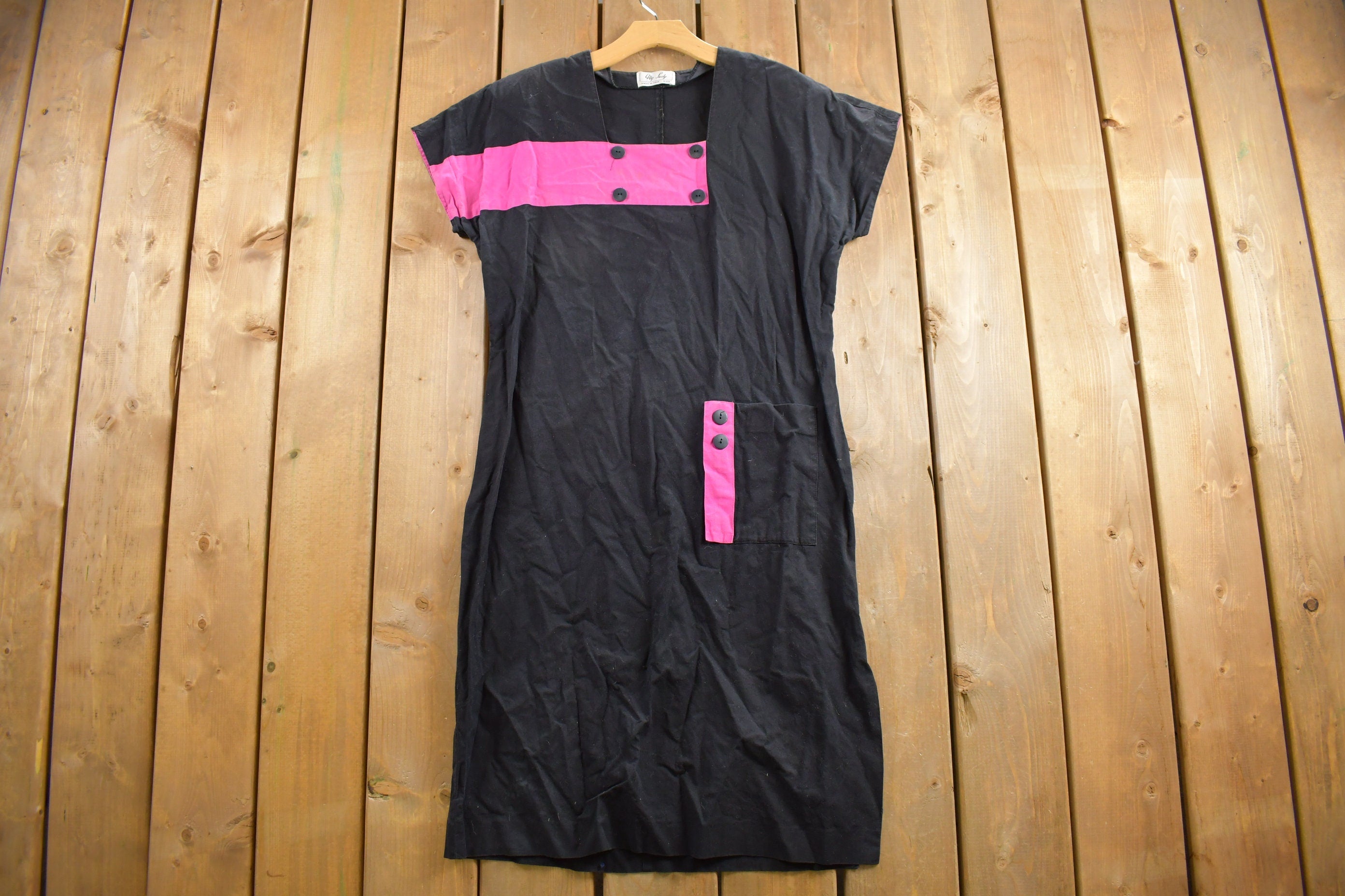 Vintage 1960s Short Sleeve Mock Neck Mod Mini Dress