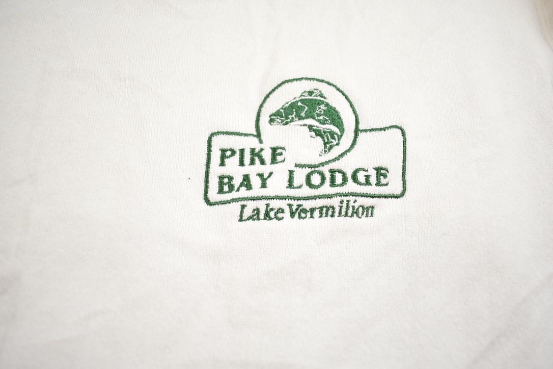Vintage 1990s Pike Bay Lodge Lake Vermilion Souvenir Travel Crewneck Sweatshirt Made In USA