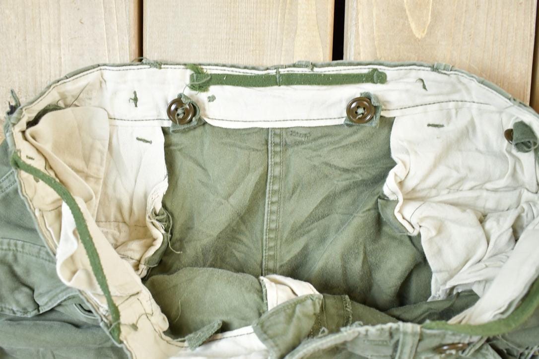 Vintage 1990s Army Green Cargo Pants Size 38 x 24 Made In / Streetwear / Army Pants / Military Pant's / Vintage Cargos