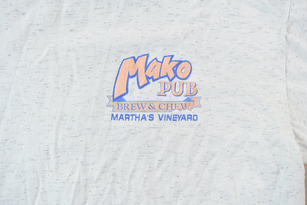 Vintage 1990s Single Stitch Mako Pub Brew and Chew Martha's Vineyard Graphic T-Shirt