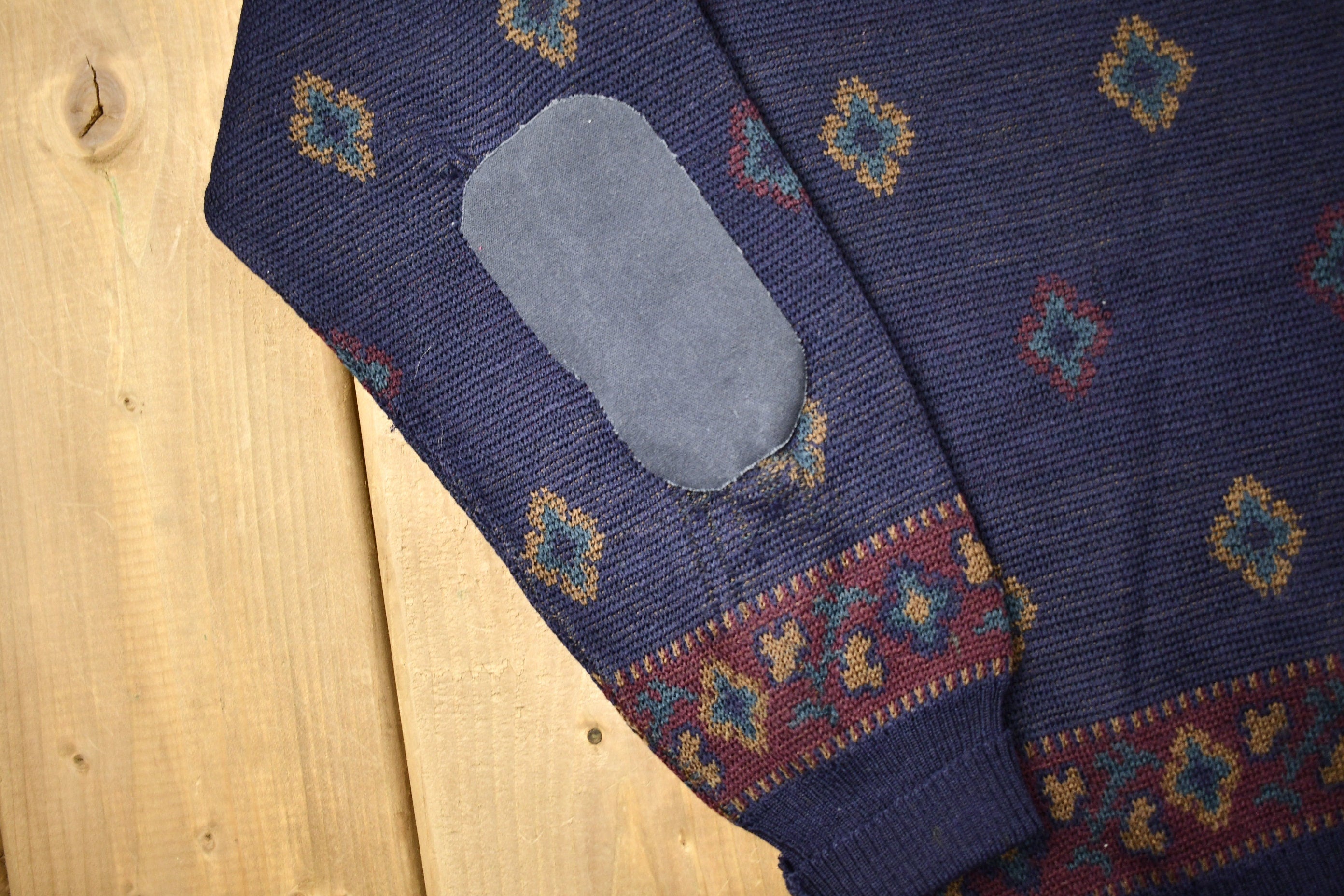 Vintage 1980s Tricots St. Raphael Pure New Wool Knitted V Neck Sweater