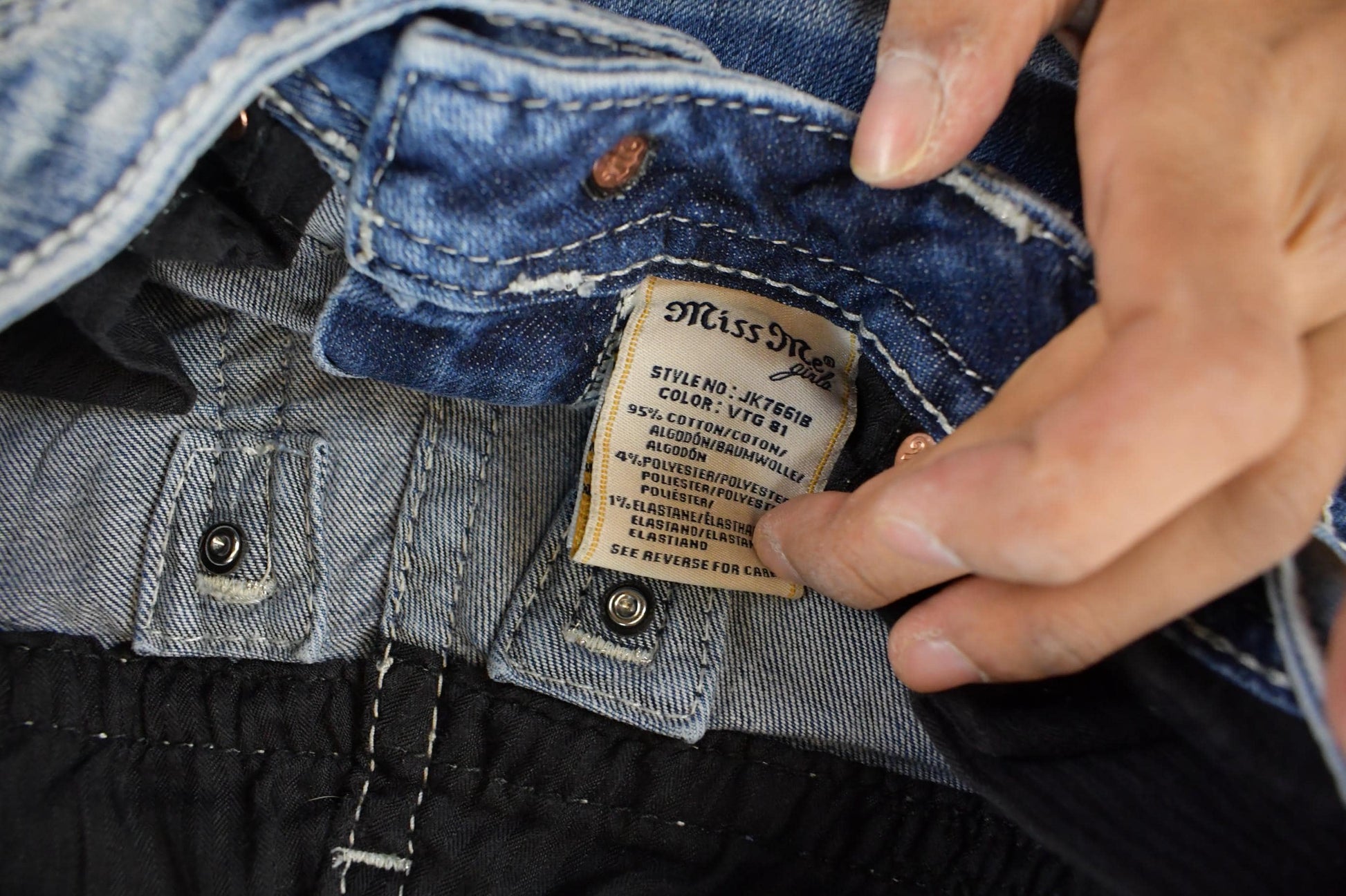 Vintage Y2K Miss Me Bedazzled Low Rise Jeans Women's 23 x 25