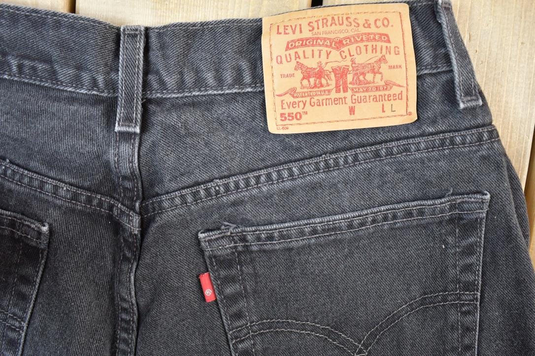 Vintage 1990s Levi Strauss 550 Red Tab Denim Jeans Size 30 x 30