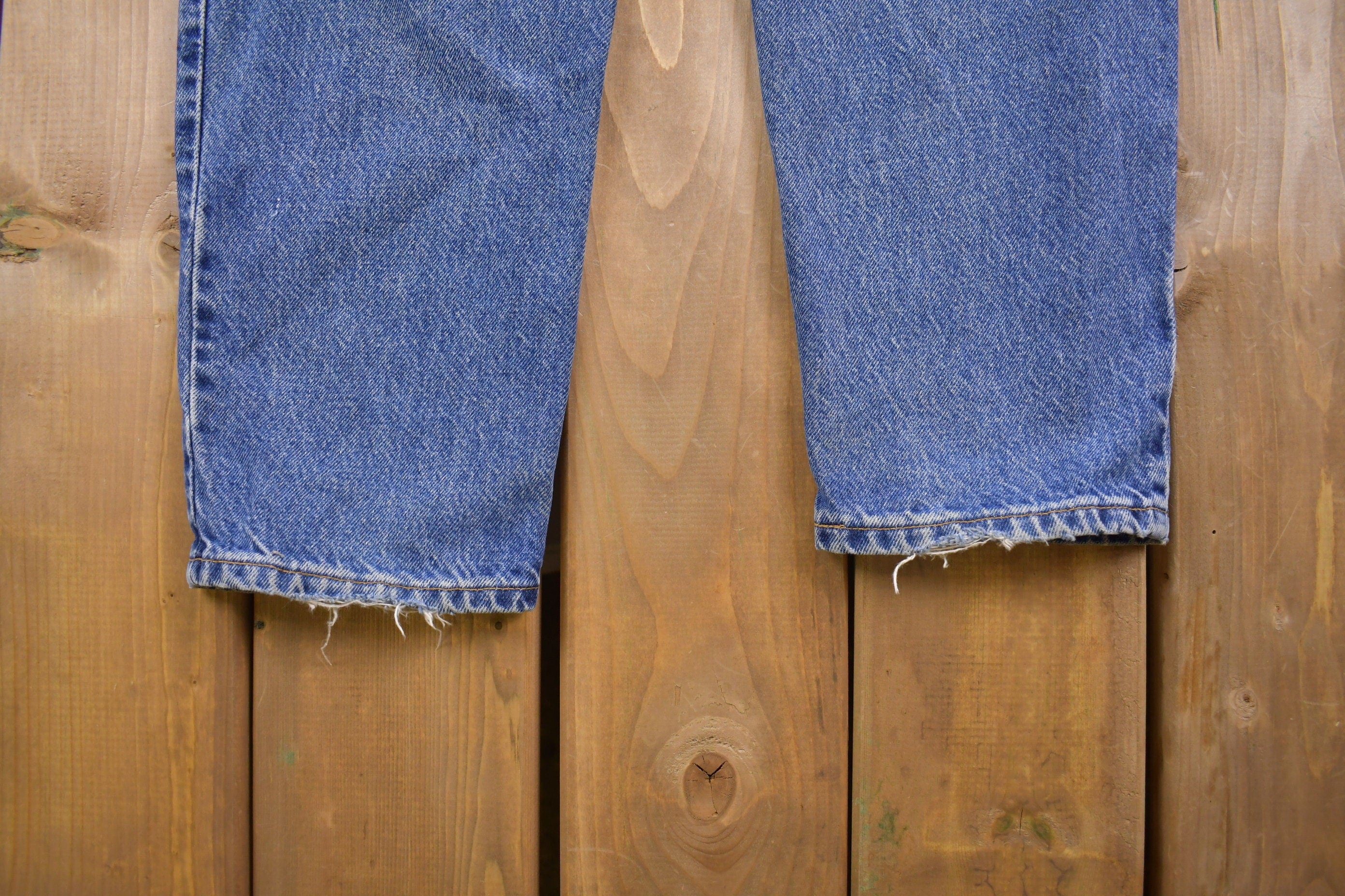 Vintage 1990s Levi's 551 Red Tab Jeans Size 32 x 32