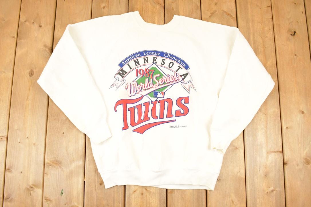 Vintage 1987 Minnesota Twins World Series MLB Crewneck Sweatshirt Men's L / Made In USA / Baseball Sweater / Americana Sportswear