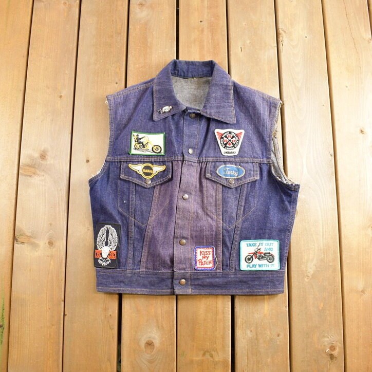 Vintage 1970s Denim Biker Vest With Original Vintage Patches / Patchwork / Streetwear / Vintage Fall Outerwear / Fall Jacket / Levi's denim