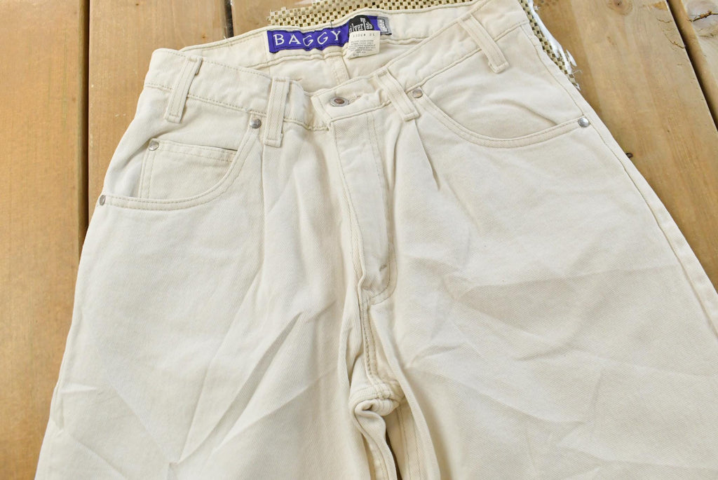 Vintage 1990s Levi Silver Tab Baggy Wide Leg Denim White Jeans Men's 28 x 29.5 / 90s Silvertabs / Streetwear / Baggy Jeans / Made in USA