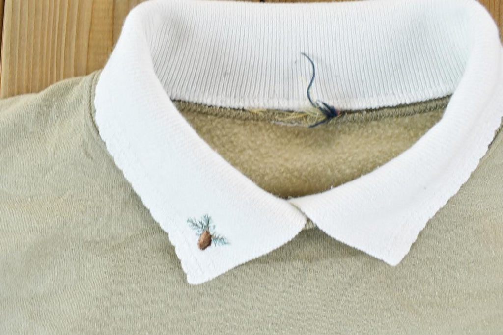 Vintage 1990s Winter Birds Cute Collared Embroidered Crewneck Sweater