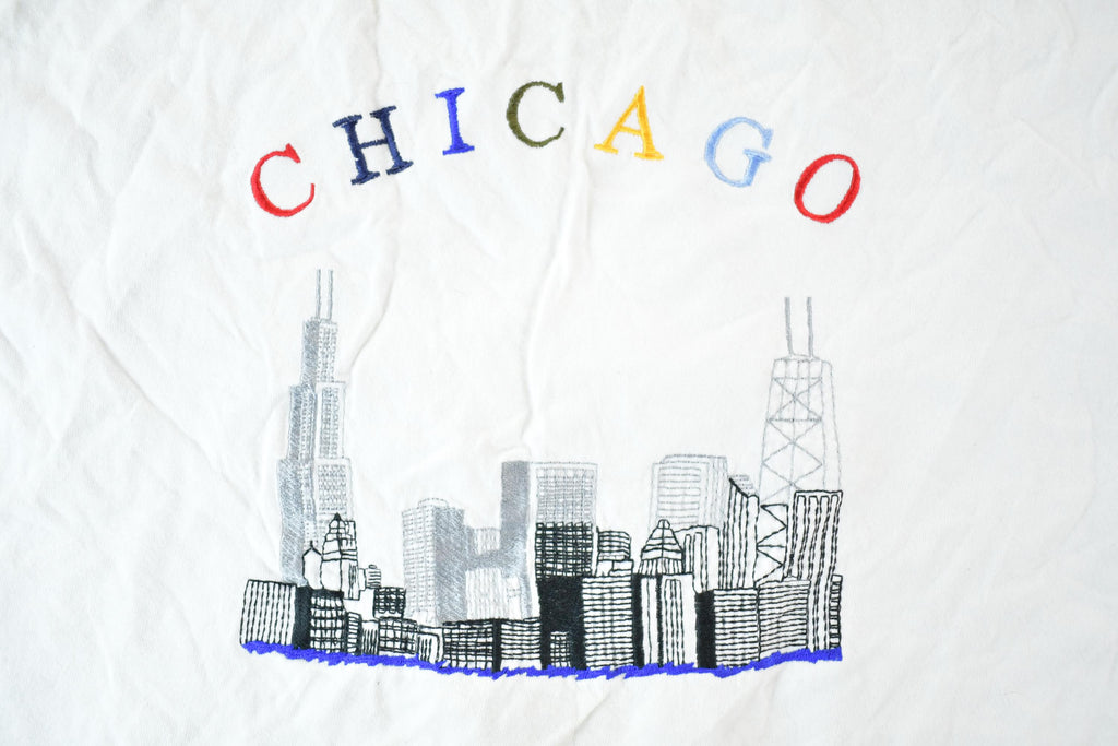 Vintage 1990s Chicago Skyline Embroidered Souvenir T-Shirt Mens L