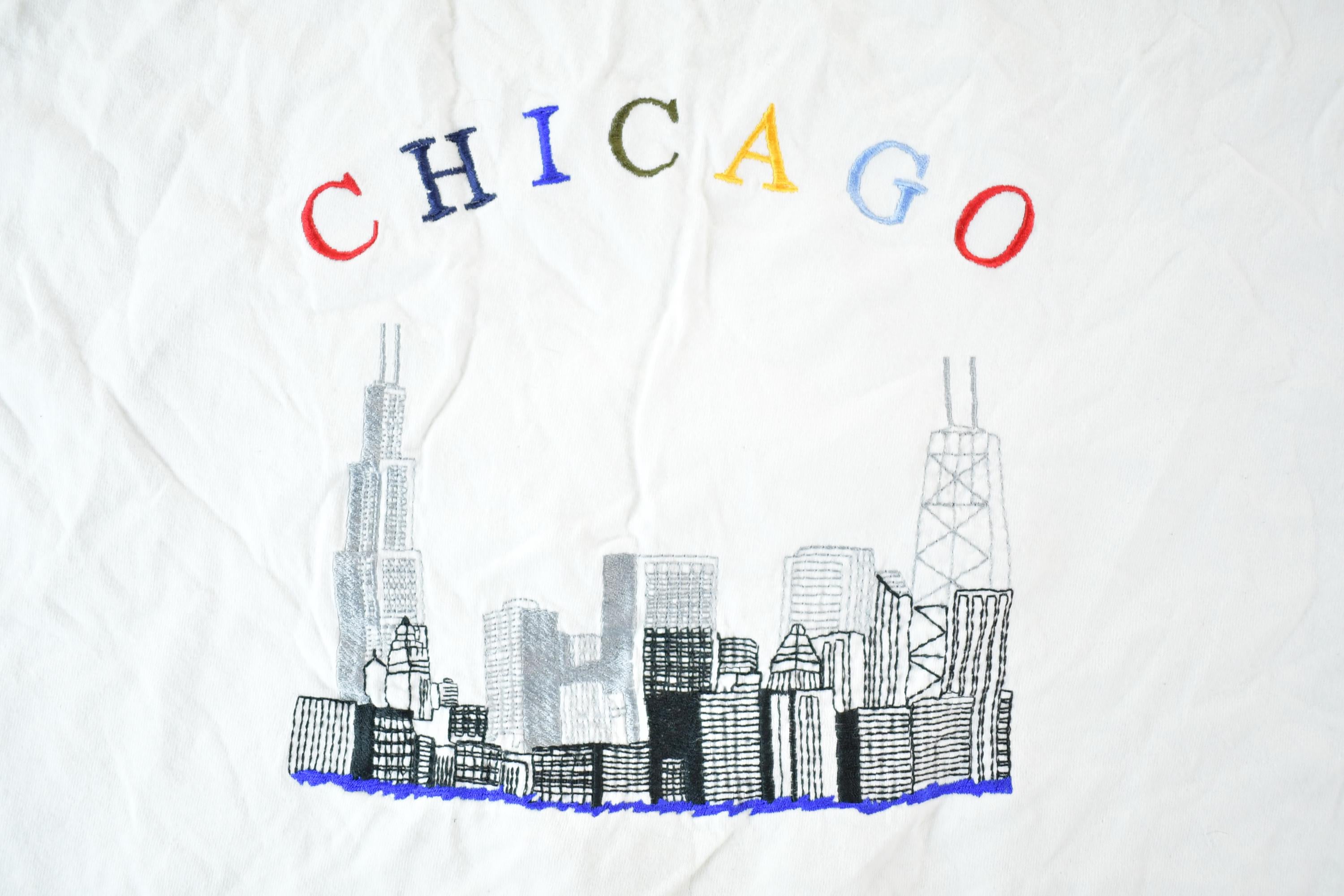 Vintage 1990s Chicago Skyline Embroidered Souvenir T-Shirt Mens L