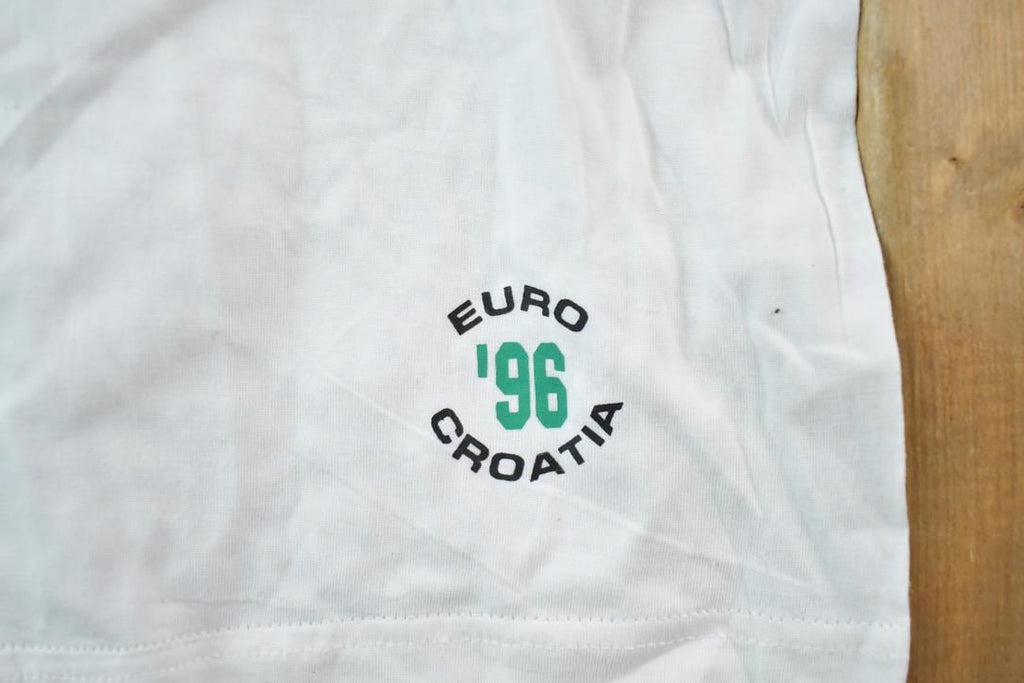 Vintage 1996 Euro Croatia Soccer Souvenir Single Stitch Graphic Print T-Shirt Made In USA