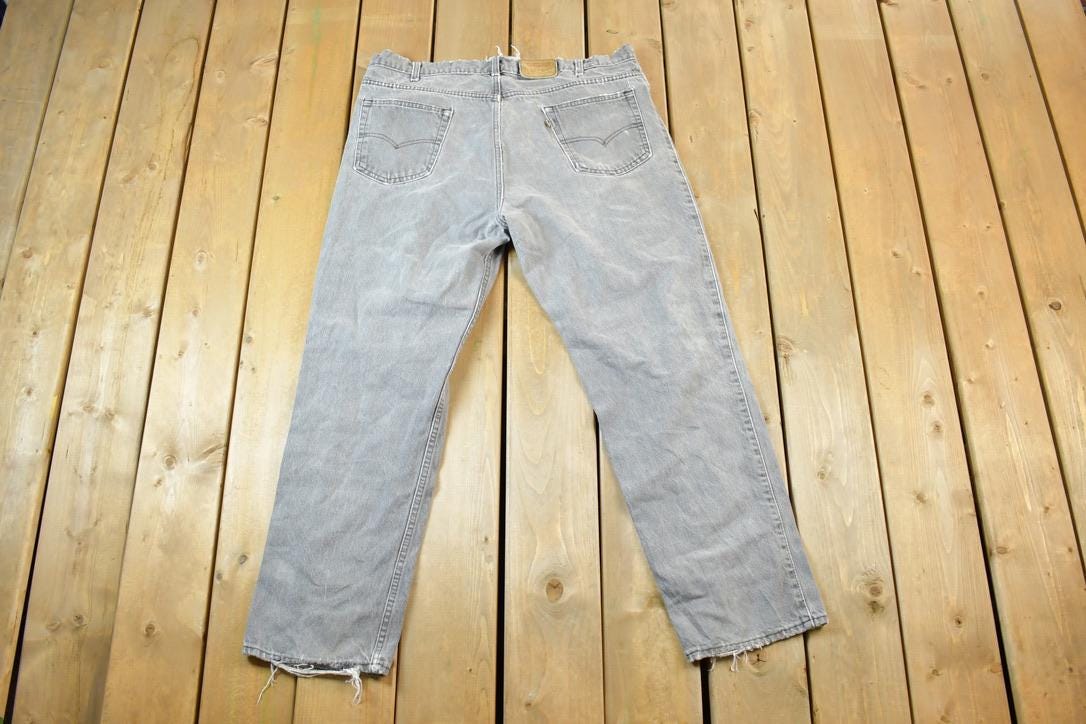 Vintage 1960s Levi Strauss Leather Tab Denim Jeans Size 42 x 32 Made In Canada