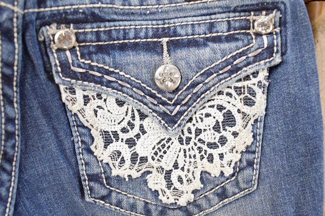 Vintage Deadstock Y2K Miss Me Bedazzled Low Rise Jeans Women's Size 26x31