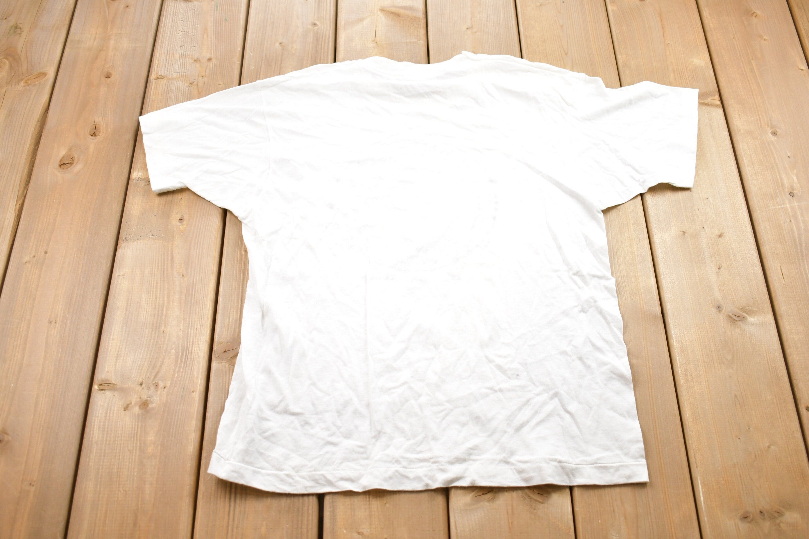 Vintage 1993 Williamsville Central School Sea Graphic T-Shirt