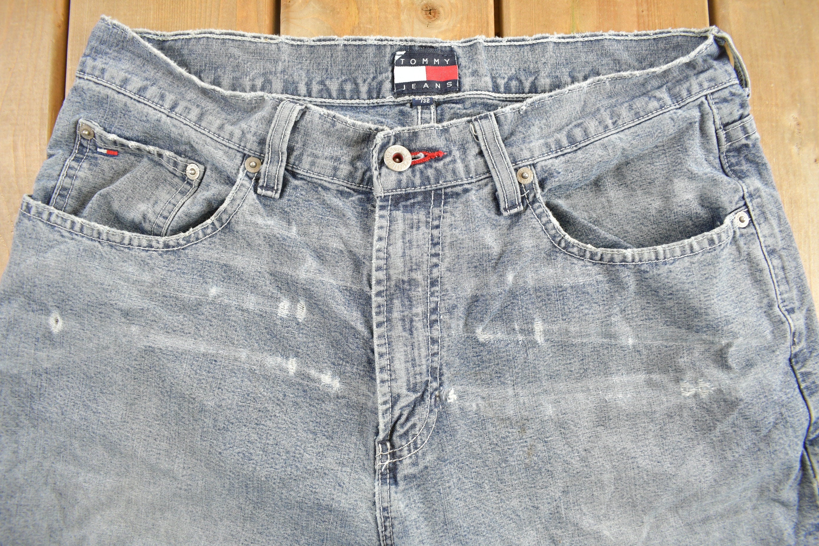 Vintage 1990s Tommy Hilfiger Denim Jeans Size 31 x 31  Vintage Tommy  Workwear  Streetwear  Vintage Pants  Light Wash  Flag