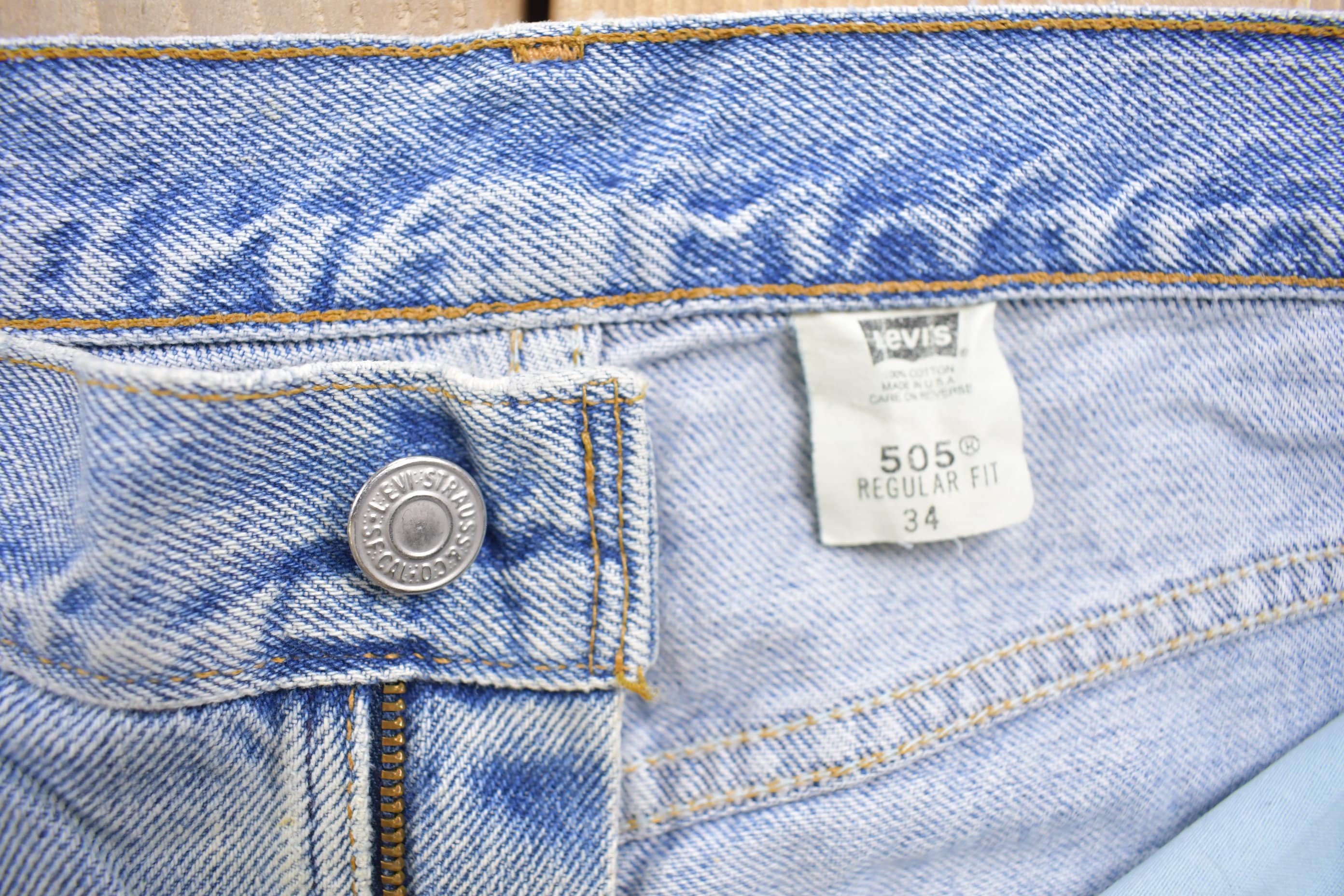 Vintage 1990s Levi's 505 Red Tab Jean Shorts Size 34