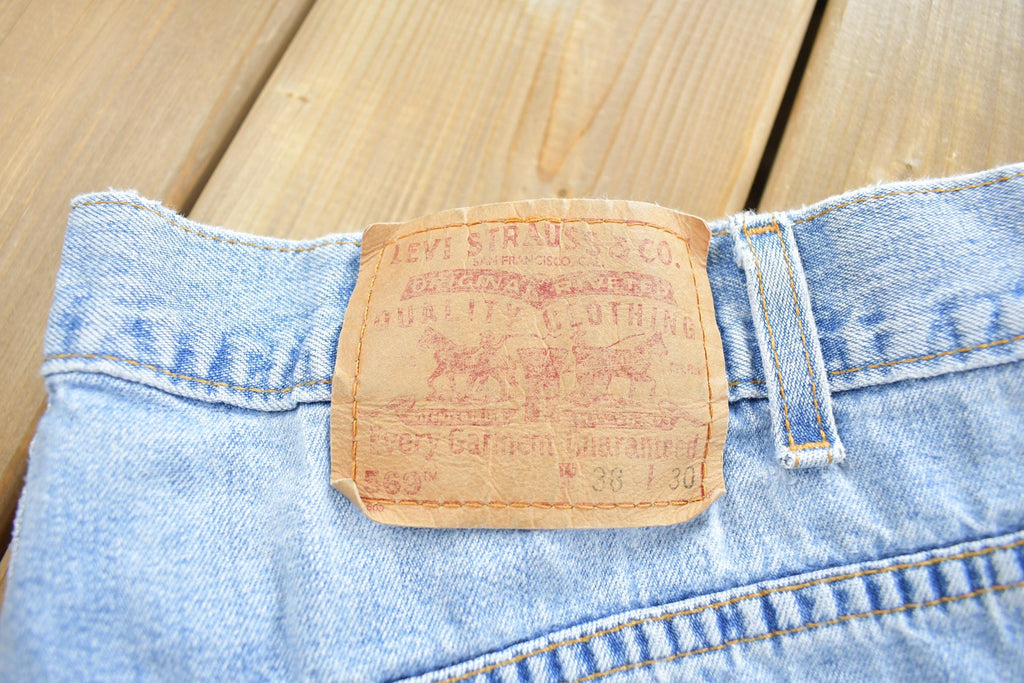 Vintage 1990s Levi's 569 Light Wash Jeans Size 38x30
