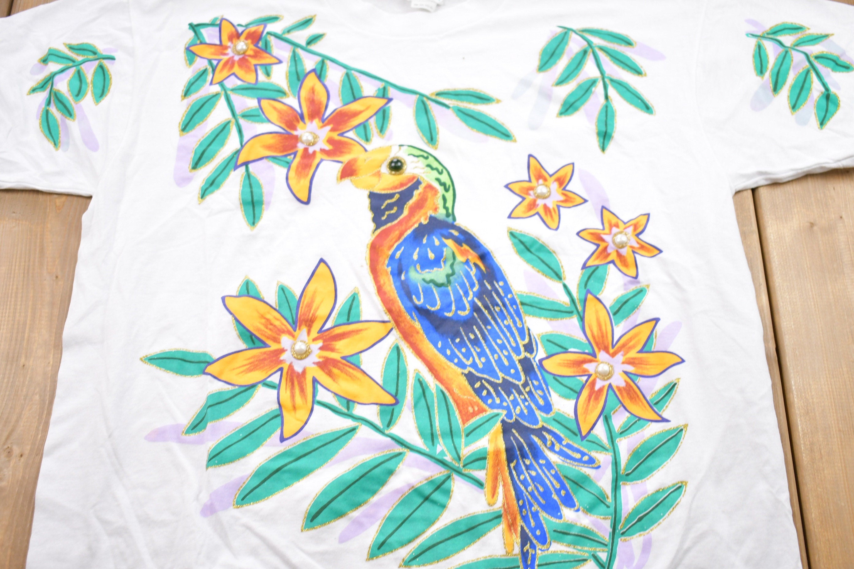 Vintage 1990s Parrot Bird Graphic T-Shirt Streetwear / Retro Style / Single Stitch / Made In USA