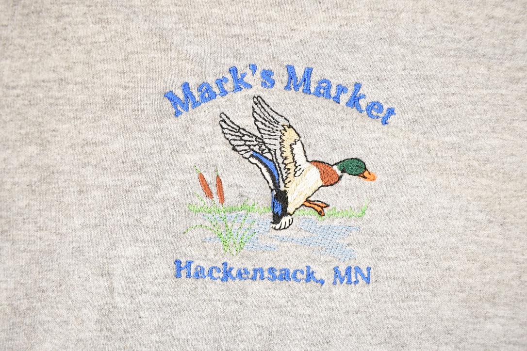 Vintage 1990s Mark's Market Hackensack MN Embroidered Crewneck Sweatshirt Men's L