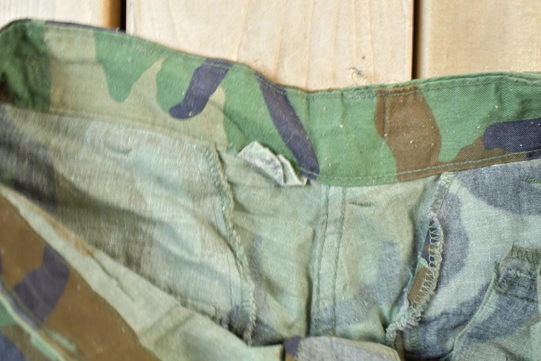 Vintage 1990s Army Camouflage Cargo Pants Size 32 x 28 Made In