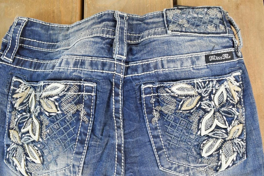 Vintage Y2K Miss Me Bedazzled Low Rise Jeans Size 26x31