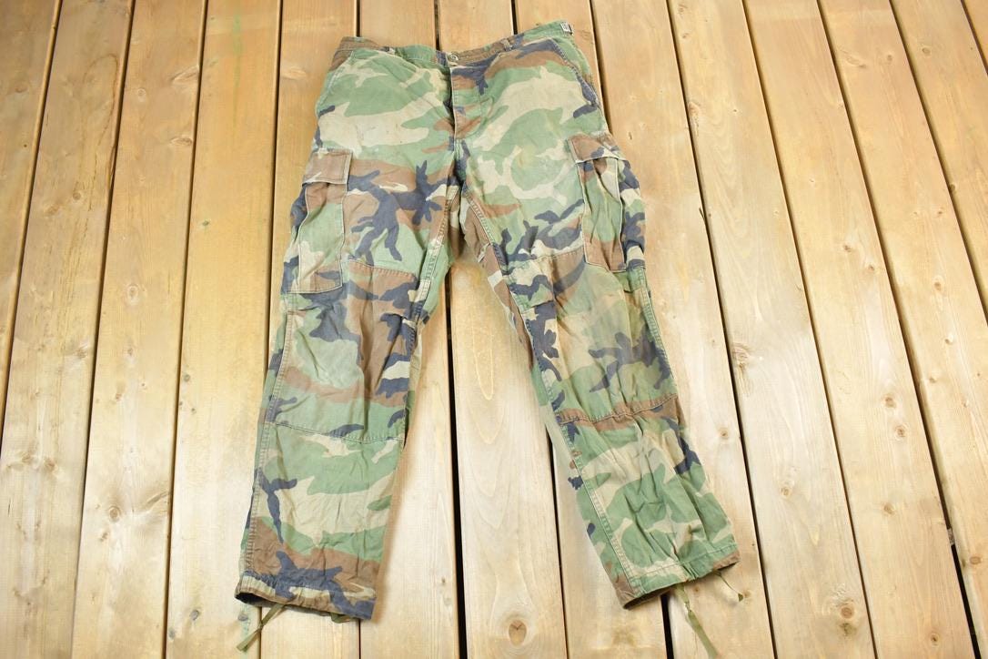Vintage 1990s Army Camouflage Cargo Pants Size 35 x 26 Made In