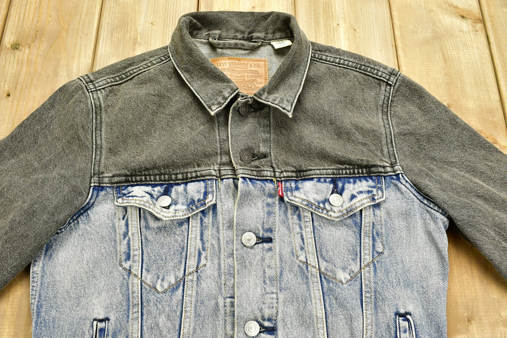 Vintage 1990s Levi's 2 Tone Patch Work Denim Jean Jacket