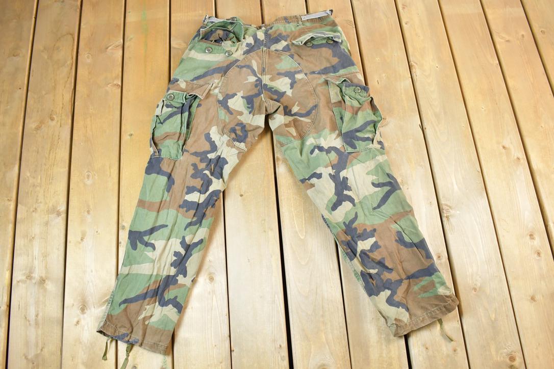 Vintage 1990s Army Camouflage Cargo Pants Size 35 x 26 Made In