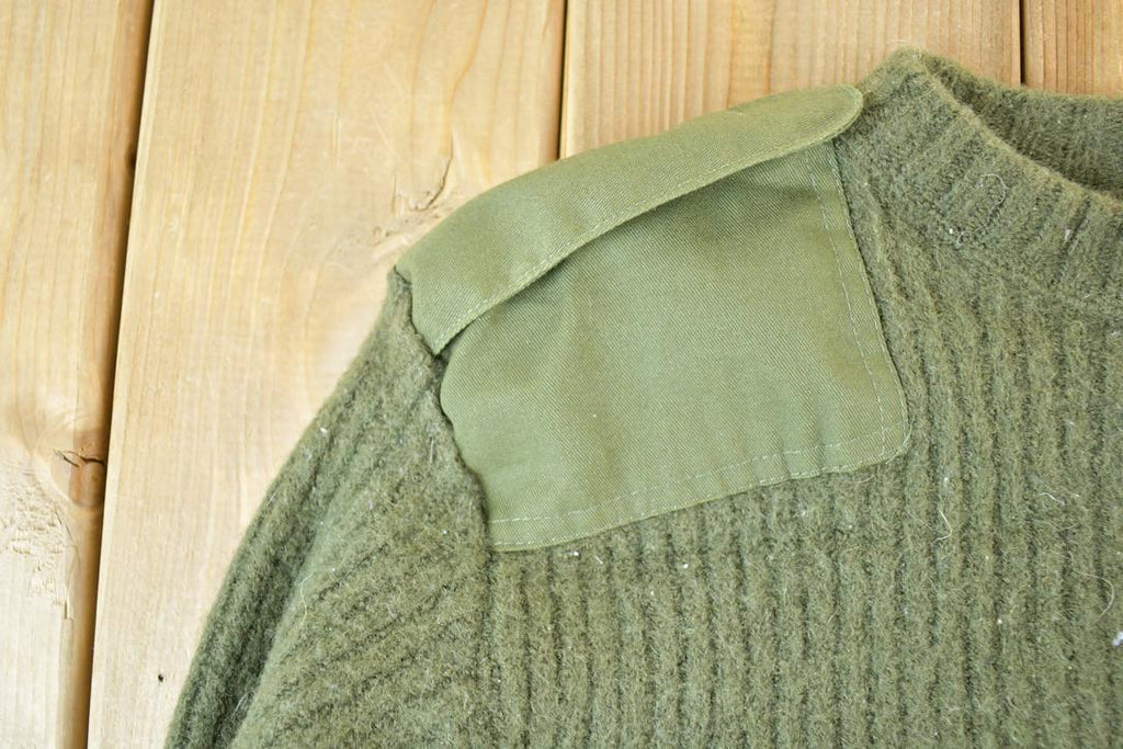Vintage 1980s DSCP Wool Knit Army Sweater Mens S