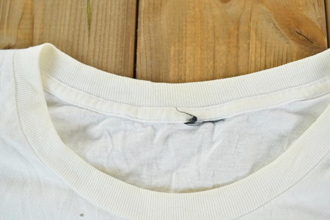 Vintage 1990s Mickey Mouse Disney Gang Cartoon Promo T-Shirt