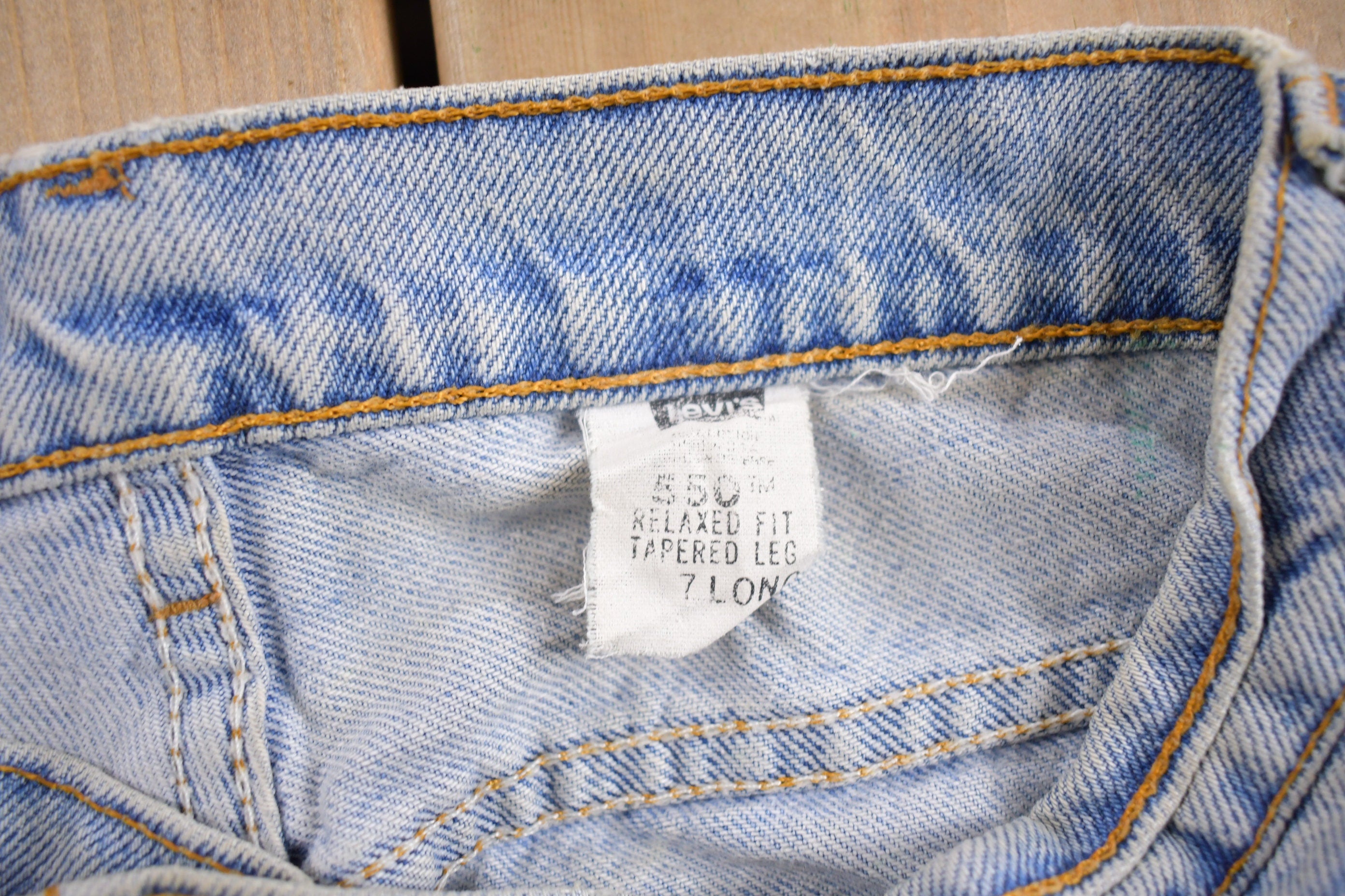 Vintage 1990s Levi's 550 Light Wash Jeans Size 28 x 31
