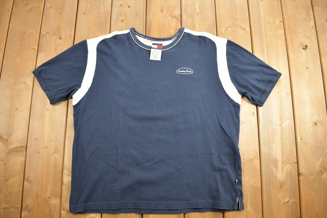 Vintage 1990s Tommy Hilfiger Graphic T-Shirt