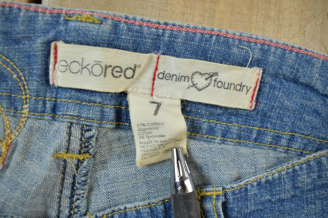Vintage 2000s Echo Red Pink Embroidered Low Waisted Women's Denim Jeans Size 28 x 32