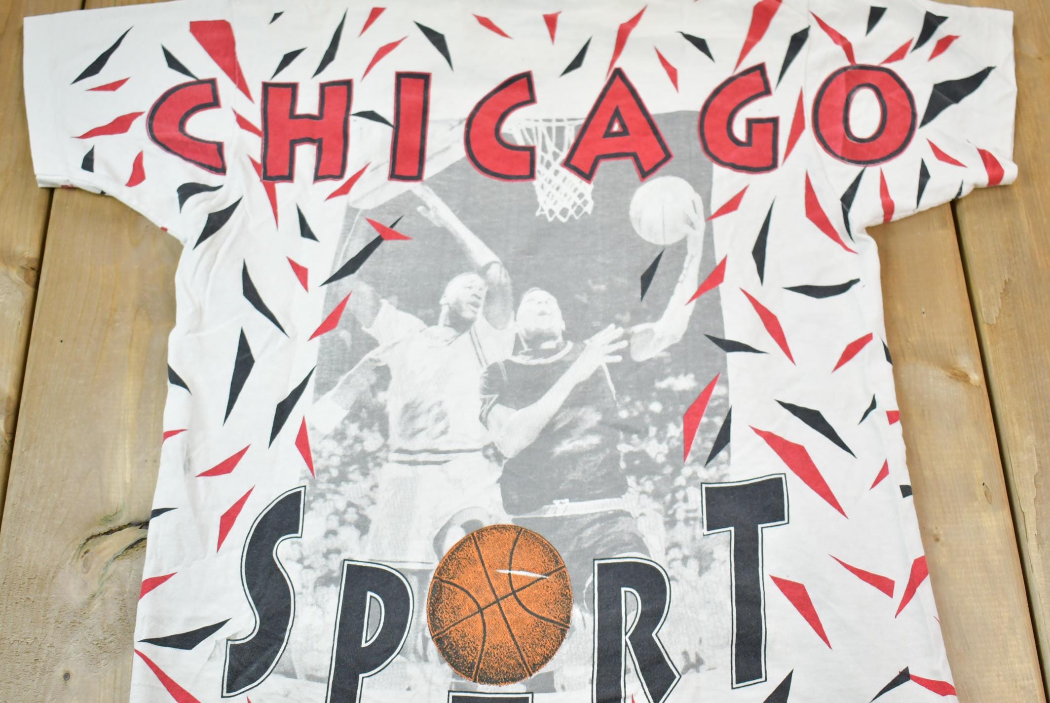 Vintage 1990s Chicago Sport Dennis Rodman Shaq Basketball Graphic T-Shirt