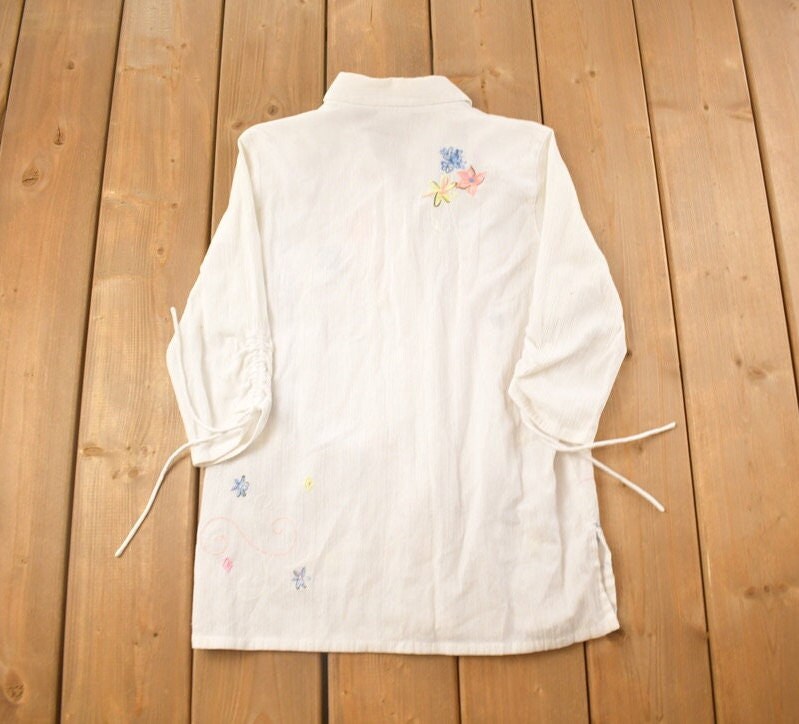 Vintage 1990s Floral Themed Button Up Shirt