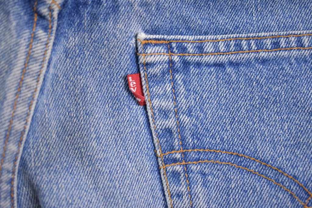Vintage 1990s Levi 550 Red Tab Jeans Size 31 x 30