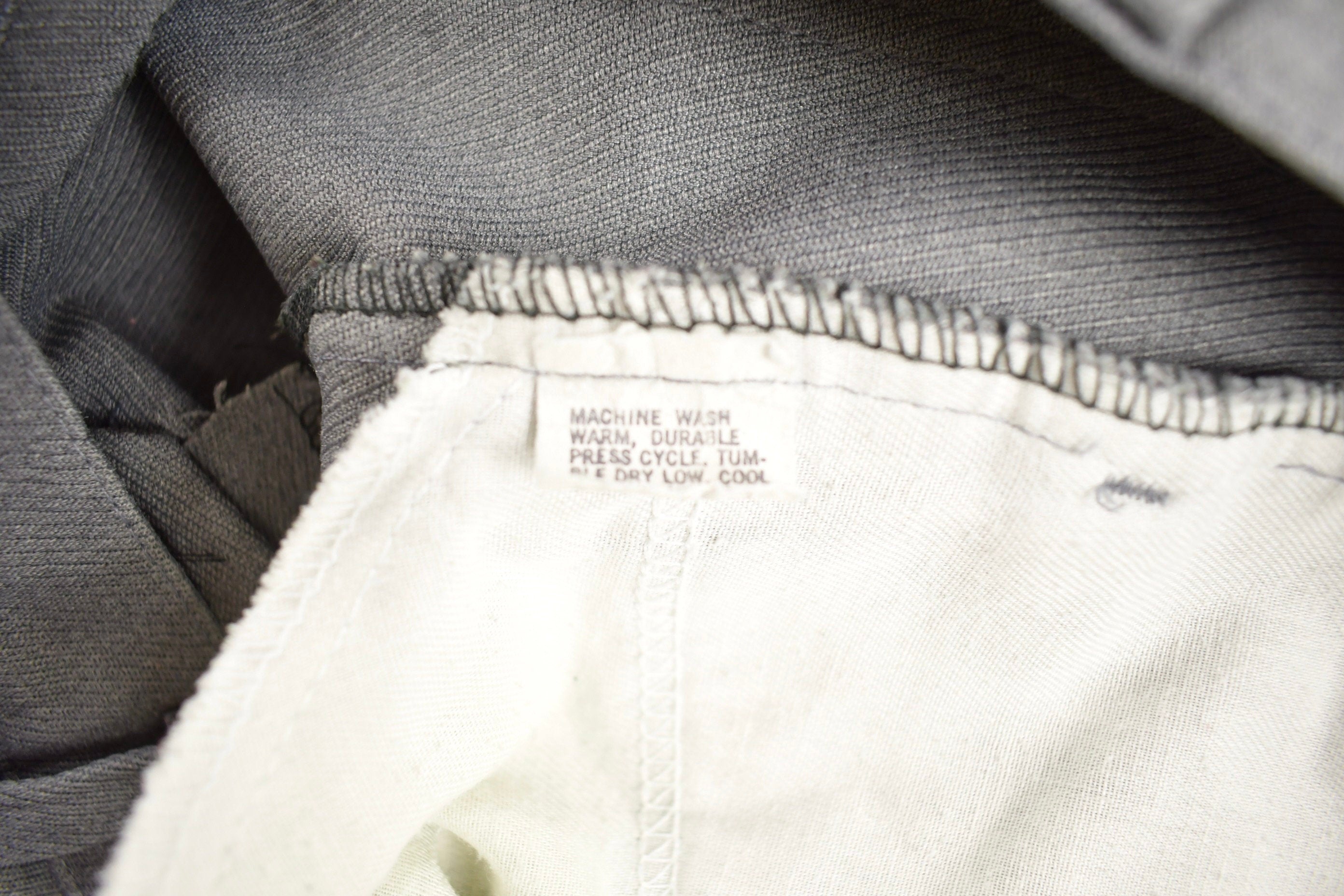Vintage 1980s Levi's Blue Tab Trousers 35 x 27
