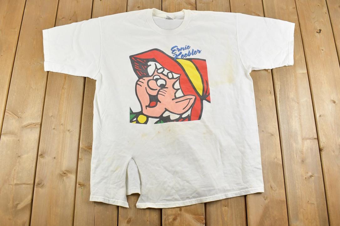 Vintage 1990s Ernie Keebler Cartoon Graphic T-Shirt