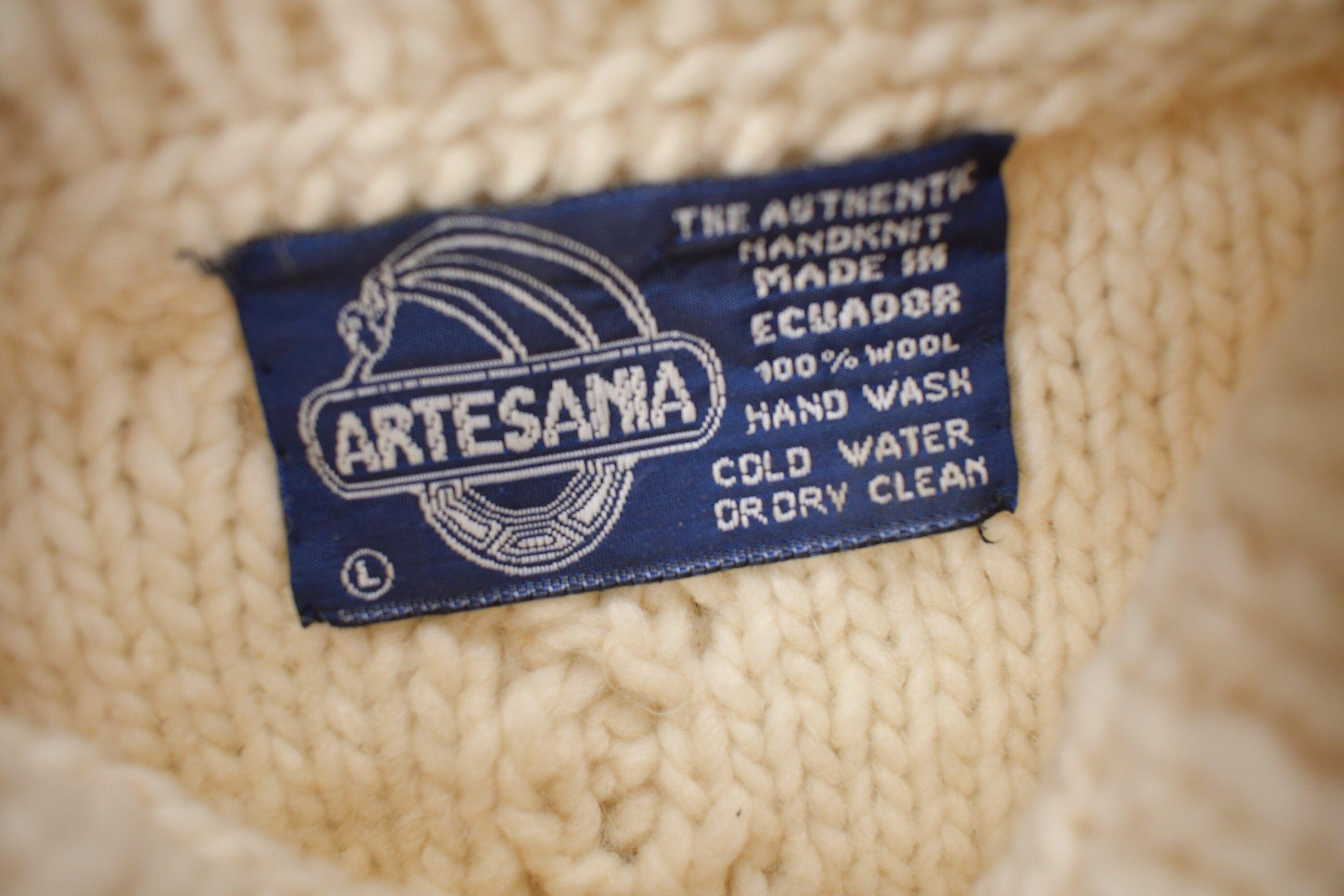 Vintage 1980s Artesania 100% Wool Cable Knit Cardigan Sweater