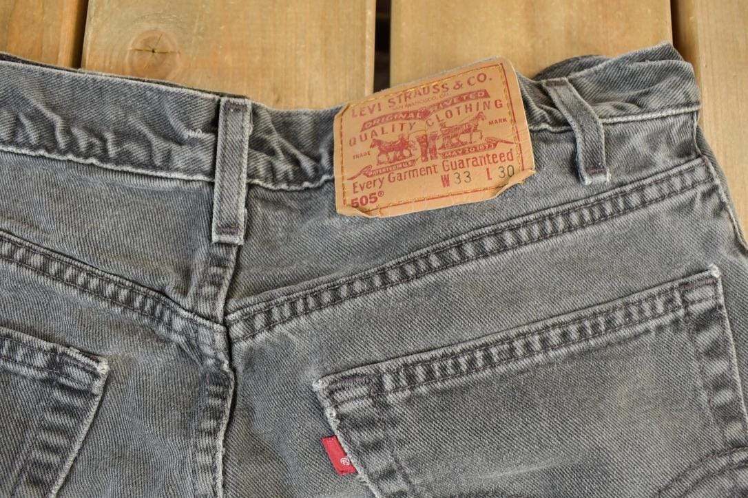 Vintage 1990s Levi Strauss Red Tab Denim Jeans Size 33