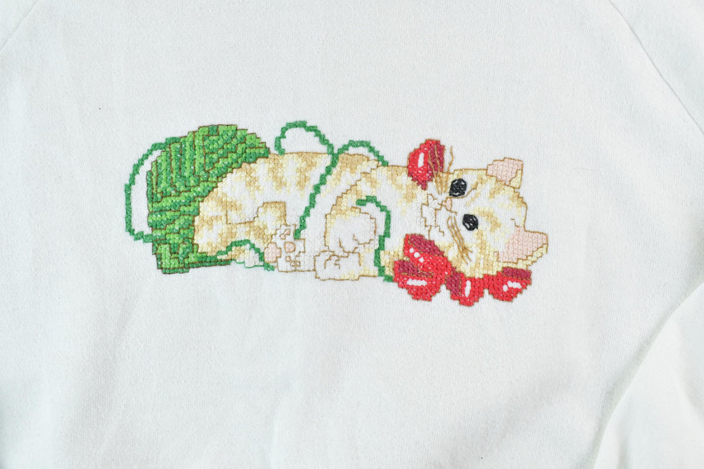 Vintage 1990s Cute Kitten Yarn Embroidered Crewneck Sweater