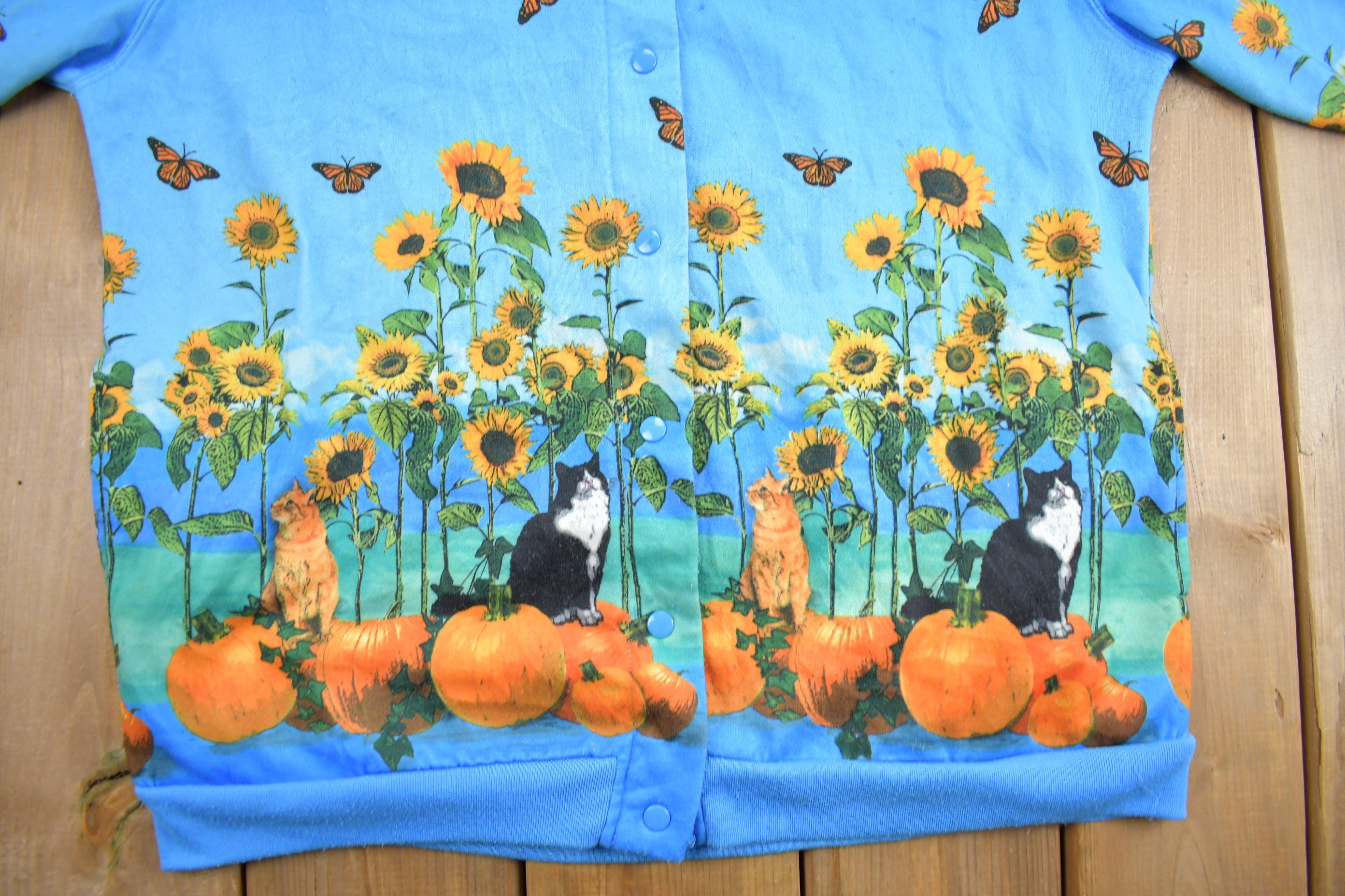 Vintage 1990s Cute Farm Cats Theme Button Up Sweater /