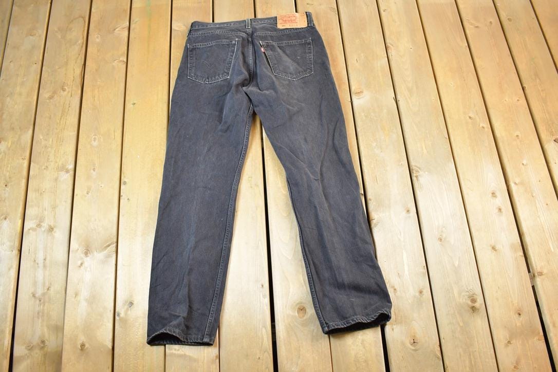 Vintage 1990s Levi Strauss 501 Red Tab Button Fly Denim Jeans Size 33 x 32