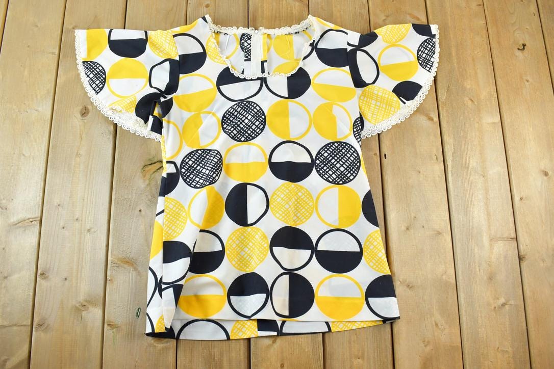 Vintage 1960s Polka Dot Pattern Button Up Shirt
