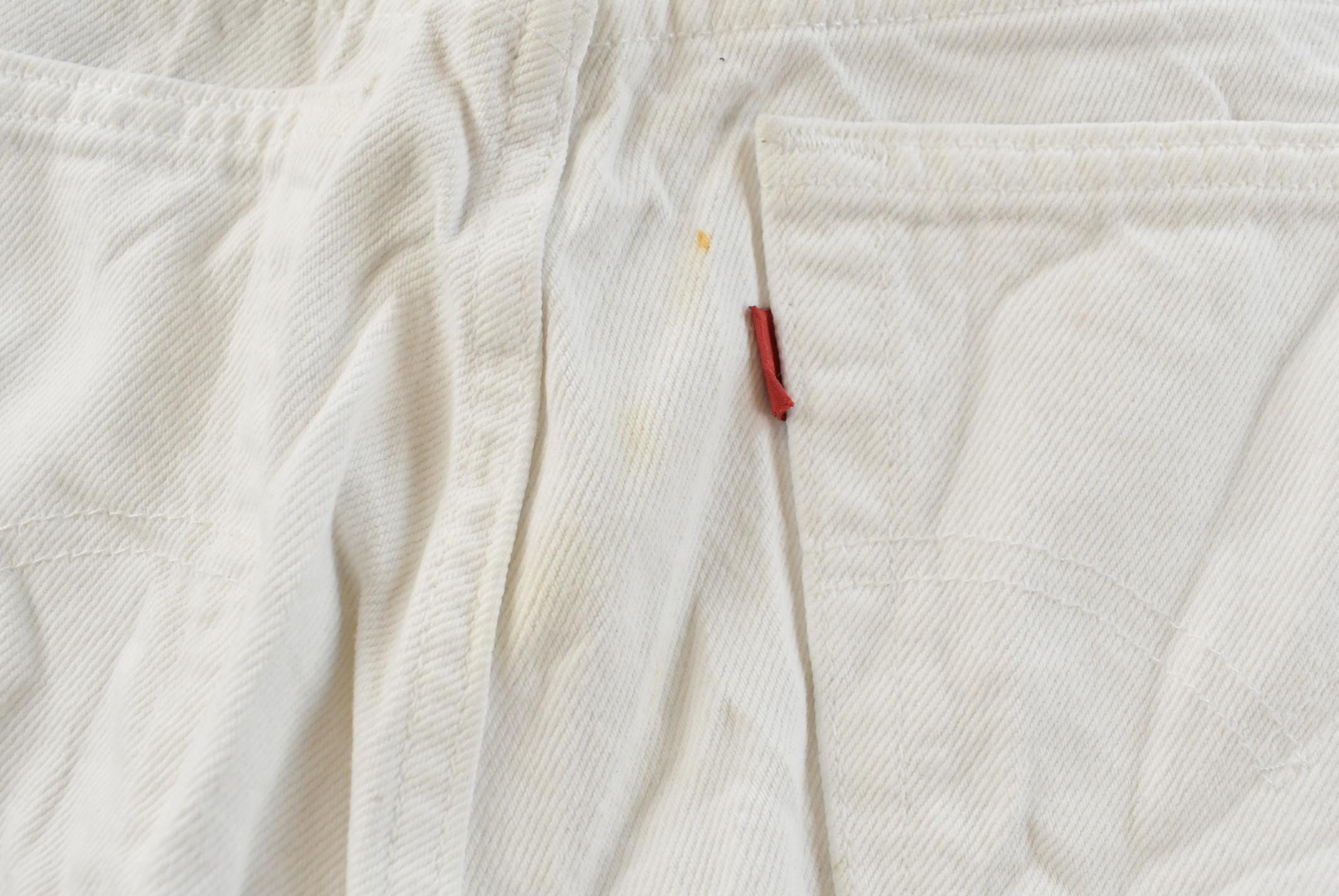 Vintage 1990s Levi's 550 Relaxed Fit Tapered Leg Denim White Jeans Size 22 x 24.5 / 90s Levi's / Made in USA / Streetwear